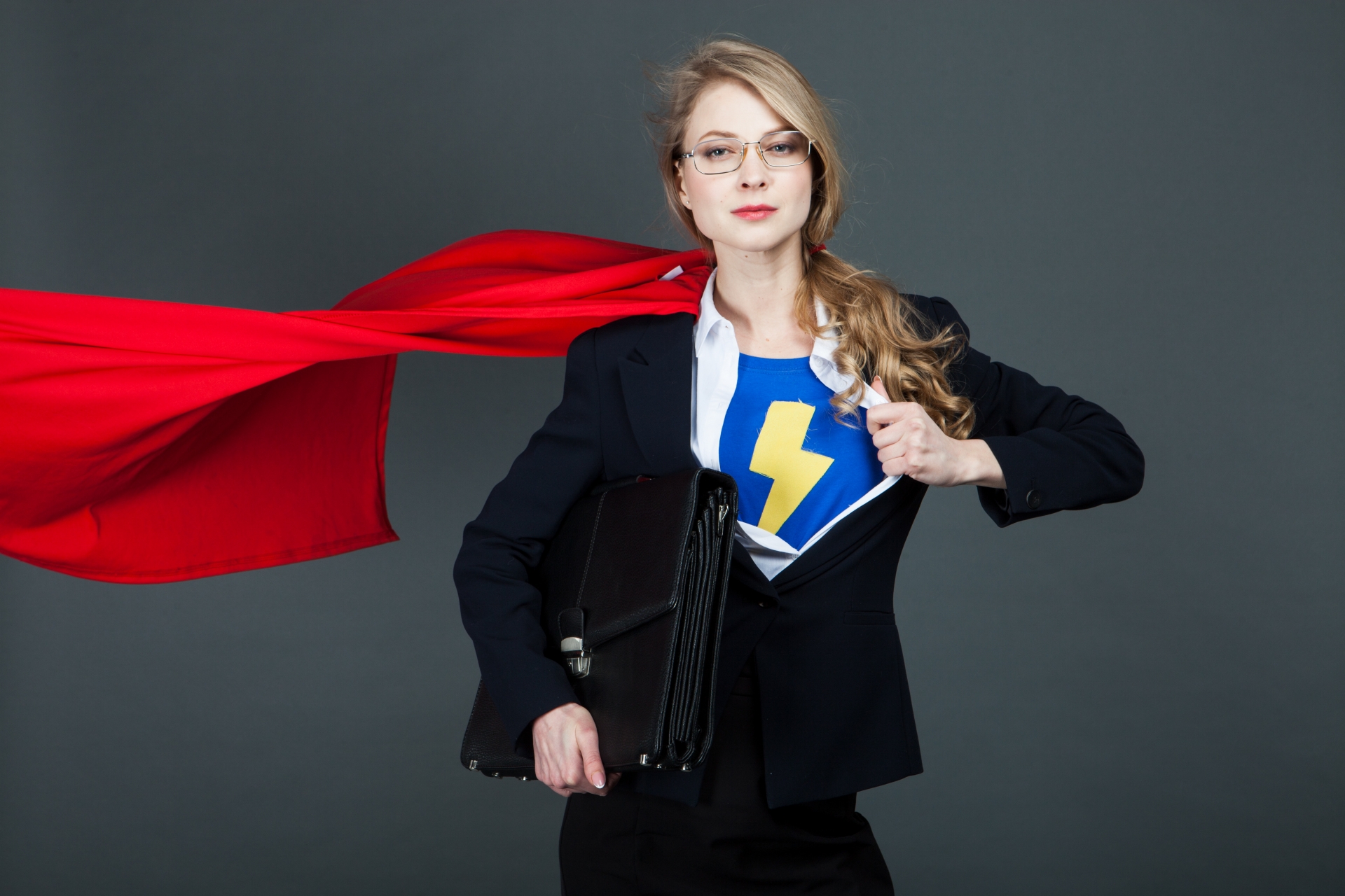 superman-uniform-business-woman-1